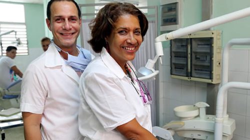 Se firmó el decreto que dispone recategorizaciones para unos 3500 trabajadores de Salud