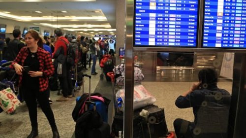 Demoras en los vuelos de Ezeiza y Aeroparque por un paro de personal de rampa