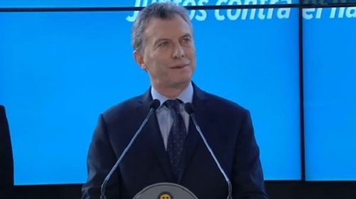 Macri escribió una columna en Clarín donde llena de elogios a su gestión
