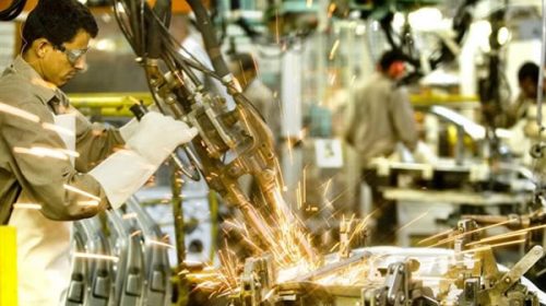 Según INDEC, la industria cayó 7,9% en julio, la mayor baja en 14 años Según INDEC, la industria cayó 7,9% en julio, la mayor baja en 14 años