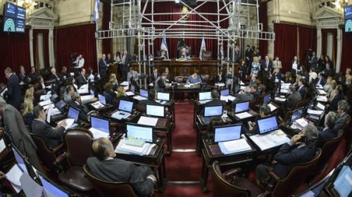 Cámara alta sancionó rebaja de comisiones bancarias a tarjetas