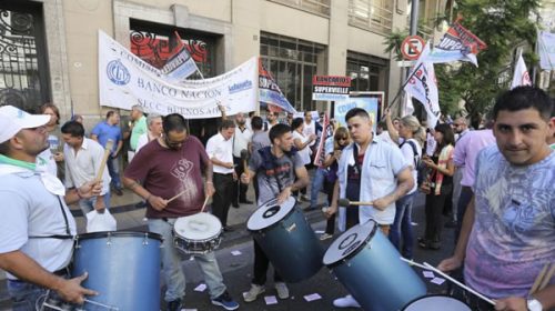 Bancarios realizan segunda jornada de protesta en reclamo de reapertura de paritarias