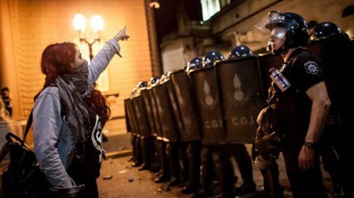 Analizarán las cámaras de seguridad para identificar a los responsables de los incidentes en Rosario Analizarán las cámaras de seguridad para identificar a los responsables de los incidentes en Rosario