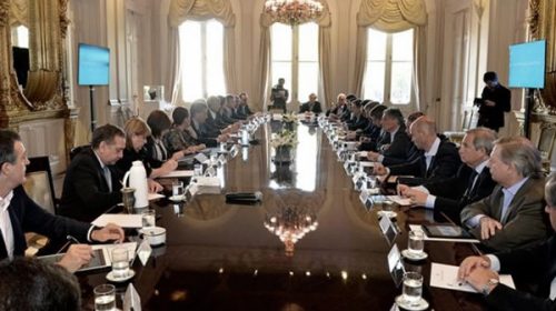Cumbre de ministros con Macri para analizar el bono de fin de año