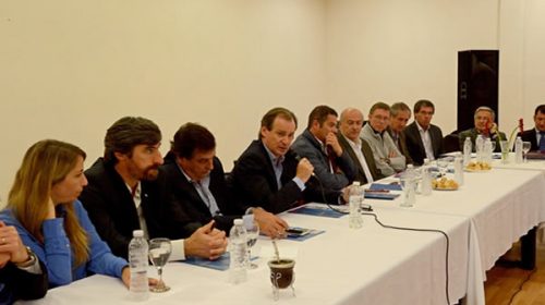 Bordet confirmó a intendentes que no habrá bono de fin de año para empleados provinciales Bordet confirmó a intendentes que no habrá bono de fin de año para empleados provinciales