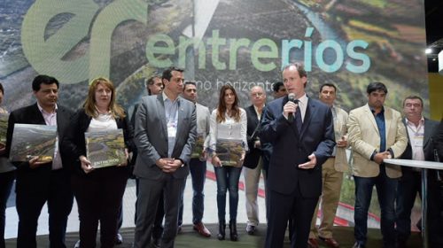 Bordet se comprometió junto a intendentes y empresarios a profundizar el desarrollo turístico Bordet se comprometió junto a intendentes y empresarios a profundizar el desarrollo turístico