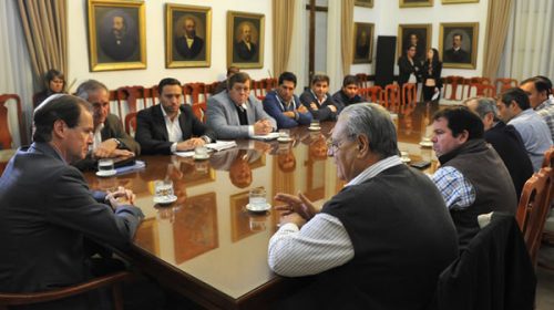 Bordet realizará gestiones ante Nación en apoyo a los trabajadores de la carne Bordet realizará gestiones ante Nación en apoyo a los trabajadores de la carne