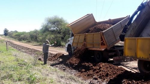 Finalizan obras de reposición y saneamiento en caminos del departamento Federal Finalizan obras de reposición y saneamiento en caminos del departamento Federal