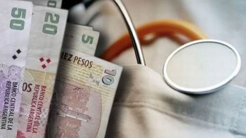 Promulgaron la ley que prohíbe el cobro de plus médico en la provincia Promulgaron la ley que prohíbe el cobro de plus médico en la provincia