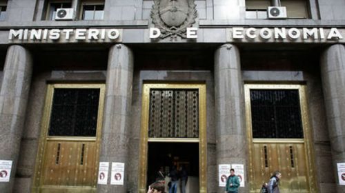 Argentina volvió al mercado europeo: colocó bonos por 2.500 millones de euros con tasas de hasta 5% Argentina volvió al mercado europeo: colocó bonos por 2.500 millones de euros con tasas de hasta 5%
