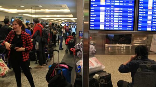 Demoras y cancelaciones en Ezeiza y Aeroparque por medida gremial Demoras y cancelaciones en Ezeiza y Aeroparque por medida gremial