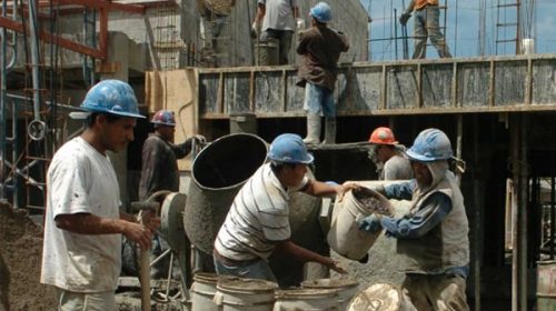 Según el INDEC, la actividad económica bajó 2,6% en agosto Según el INDEC, la actividad económica bajó 2,6% en agosto