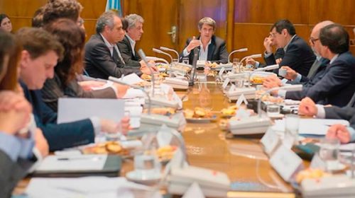 Las provincias prometen frenar desborde de gasto Las provincias prometen frenar desborde de gasto