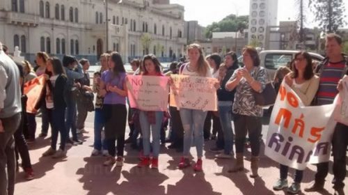 Panozzo recibió a familiares de la joven que se quitó la vida en El Palenque