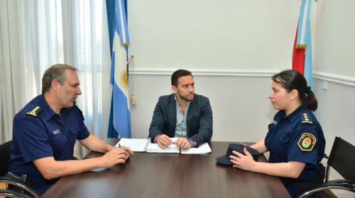 Se restringirá el uso de armas a policías denunciados por violencia de género