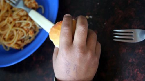 Por los aumentos de precios, cada vez más pobres asisten a comedores