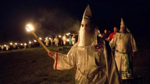 El Ku Klux Klan organiza un desfile para celebrar la victoria de Donald Trump