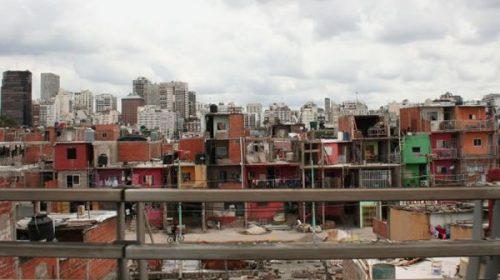 Aseguran que unas 30 personas por día se mudan a las villas de la Ciudad