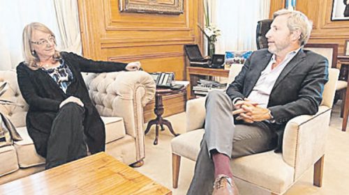 En medio de puja en Congreso crece pedido de ayuda a Nación