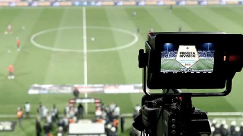 Clubes de Primera toman distancia del resto y negocian contrato de TV con privados