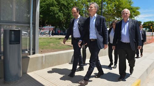 Macri confirmó el puente entre Paraná y Santa Fe y el aeropuerto único Macri confirmó el puente entre Paraná y Santa Fe y el aeropuerto único