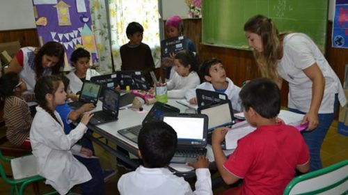 Escuelas rurales de Concordia recibieron equipos para aulas digitales móviles