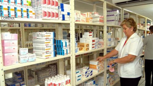 Por falta de pago, farmacias de todo el país no atienden por PAMI