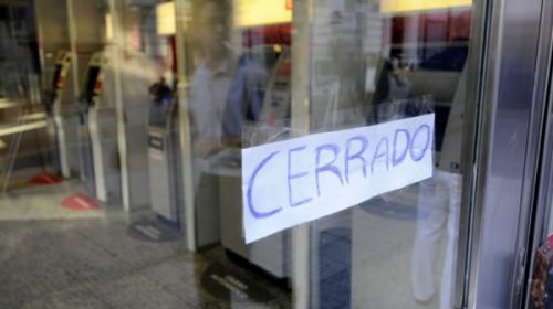 Los bancarios vuelven a parar este martes durante las últimas tres horas de atención