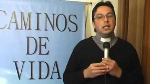Denuncian al cura de Federación por un caso de violencia de género
