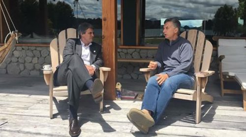 De vacaciones, Macri recibió a Prat Gay para darle la despedida