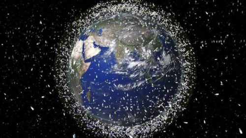 Lanzan recolector de basura para limpiar la órbita terrestre de escombros espaciales