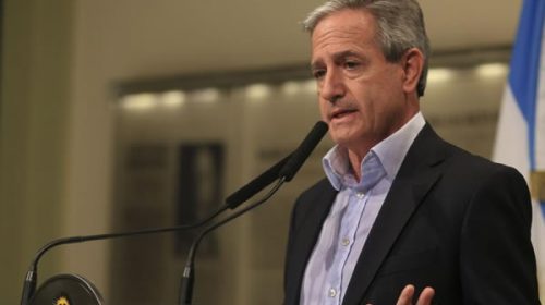 El Gobierno analiza subir salarios a estatales por productividad