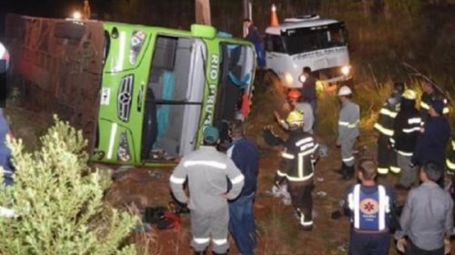Tragedia en Brasil al volcar micro con estudiantes argentinos: hay 4 muertos
