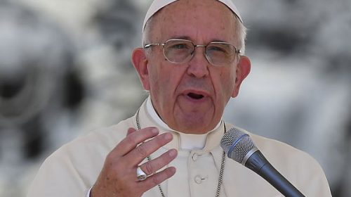 Tras atentados en Alemania y Turquía, el Papa pidió el fin de la “locura homicida”