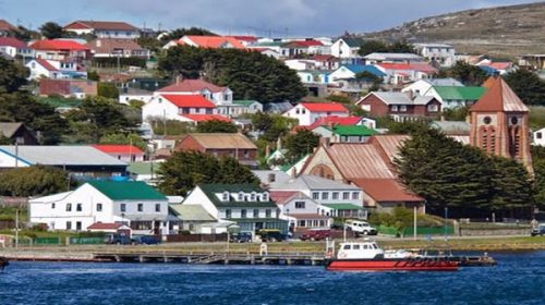 Acuerdo entre Argentina y Reino Unido por vuelos a Malvinas e identificación de soldados enterrados NN