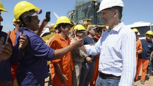 Macri ya negocia con la construcción el acuerdo de flexibilización laboral