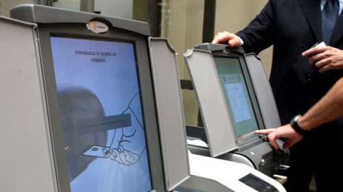 El ex titular del servicio de inteligencia británico cuestionó el voto electrónico