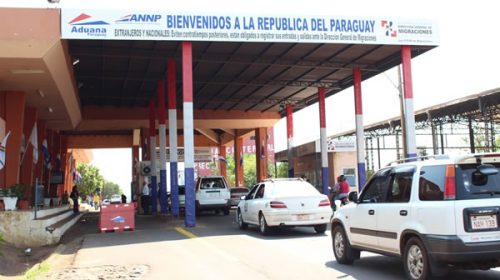 Más de 150.000 argentinos cruzan a Paraguay para comprar material escolar
