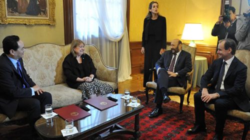 Bordet analizó con diplomáticos chinos inversiones para Entre Ríos