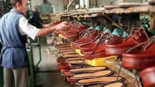 La industria del calzado pierde mil empleos por mes