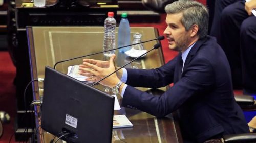 Peña, en clave electoral, cruzó al FpV en el Congreso y blindó postura en conflicto docente