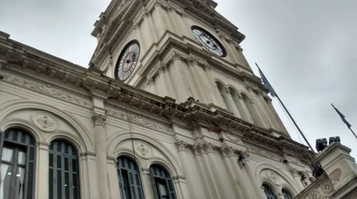 Buscan reducir por ley el gasto público en la provincia y municipios