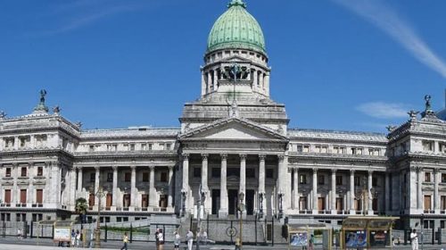 Legisladores nacionales acordaron un aumento en sus dietas del 10% hasta agosto