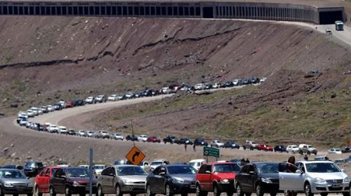 Turistas gastaron $ 2.070 millones en un fin de semana largo con ventas “dispares” por éxodo a Chile