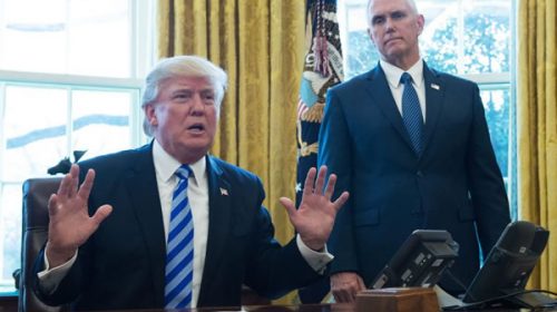 Trump acusó a un sector del oficialismo de hacer fracasar su reforma de salud