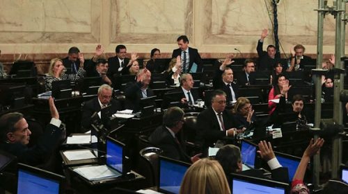 Macri logra voto clave: Senado sancionó ley de emprendedores