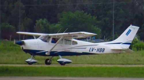 Investigan si la avioneta hallada en Corrientes es la sustraída en Victoria
