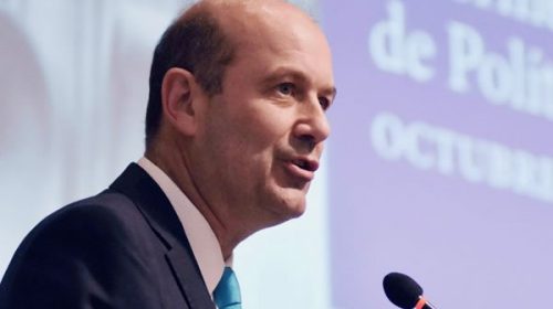 Sturzenegger descarta que furor por compras a Chile sea por atraso cambiario
