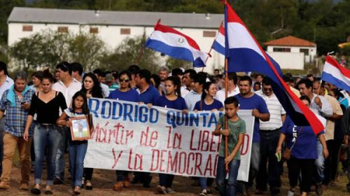 Los manifestantes mantienen la presión en Paraguay para impedir que Cartes apruebe su reelección