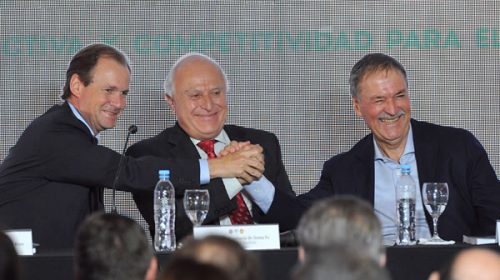 Entre Ríos, Córdoba y Santa Fe acordaron bonificar la tasa de interés que se aplica a créditos del sector productivo Entre Ríos, Córdoba y Santa Fe acordaron bonificar la tasa de interés que se aplica a créditos del sector productivo